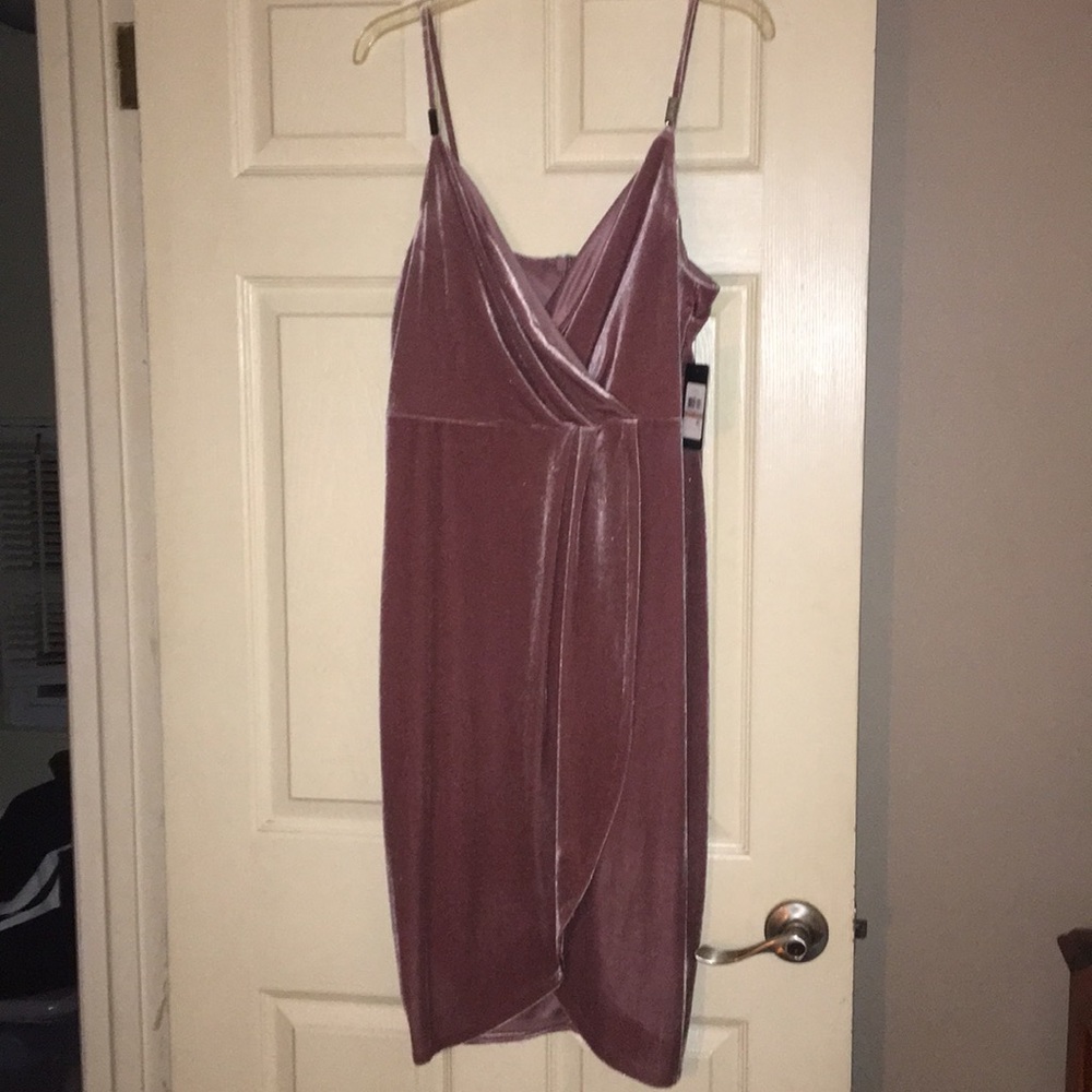 NWT Guess velvet dress tulip style Sz 12. Last x
